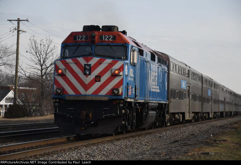 Inbound commuter shoves east